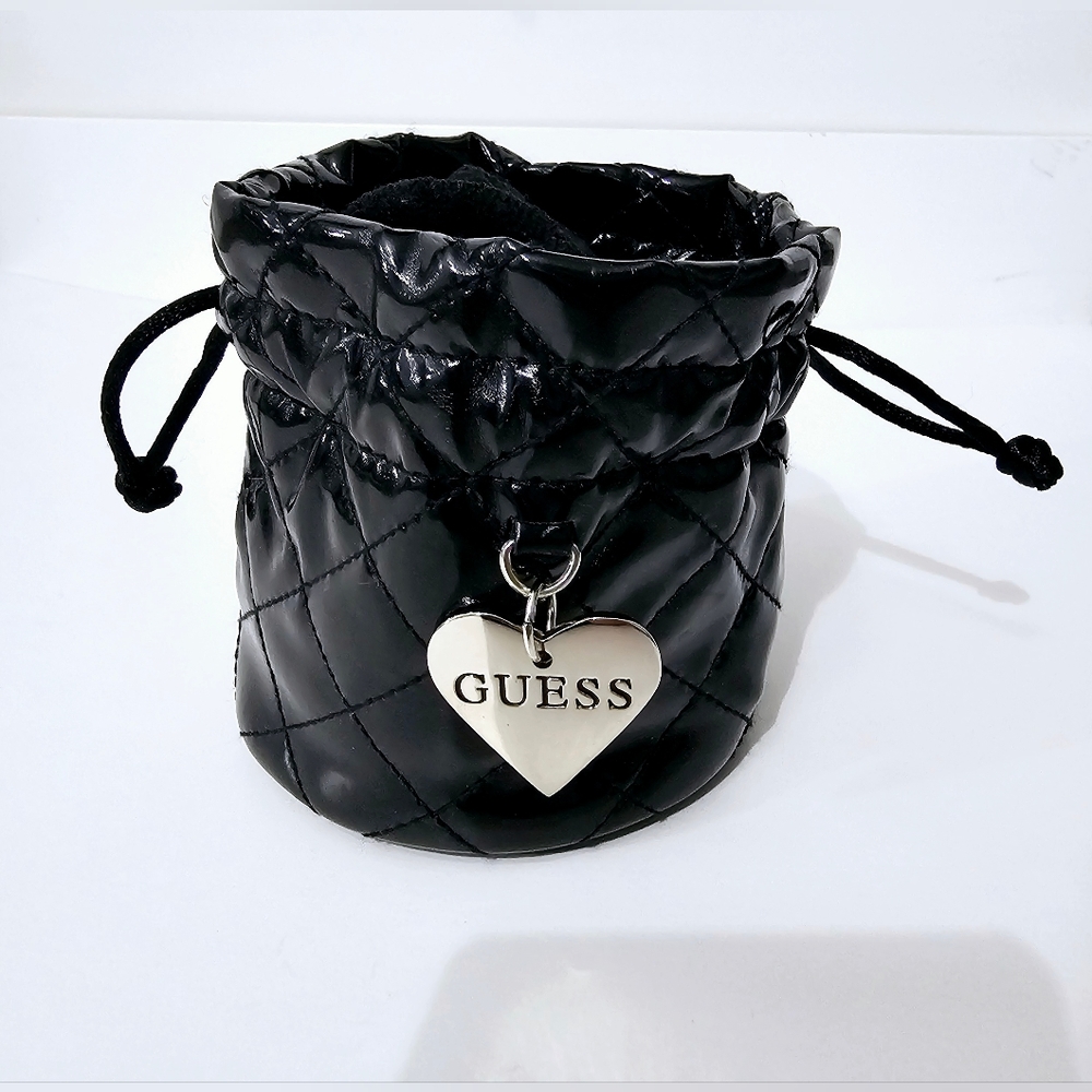 GUESS PATENT LEATHER MINI BUCKET BAG